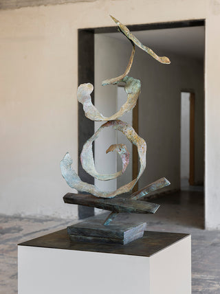 Le Monde Béryl's pairs editorial featuring artists Camille Henrot and Estelle Hoy
