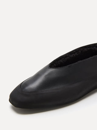 Apres Ski / Black Leather