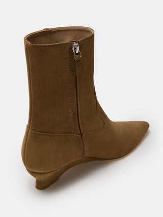 Le Monde Béryl - Camille Boot, Taupe Suede