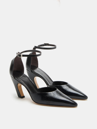 Victoria Pump / Black Glass Leather