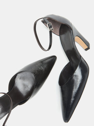 Victoria Pump / Black Glass Leather