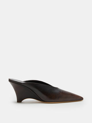 Le Monde Béryl - Victoria Wedge Mule, Black Leather